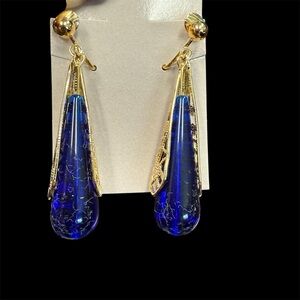 Avon Modern Filigree Blue and Gold Dangle  clip Earrings  NIB vintage 1992